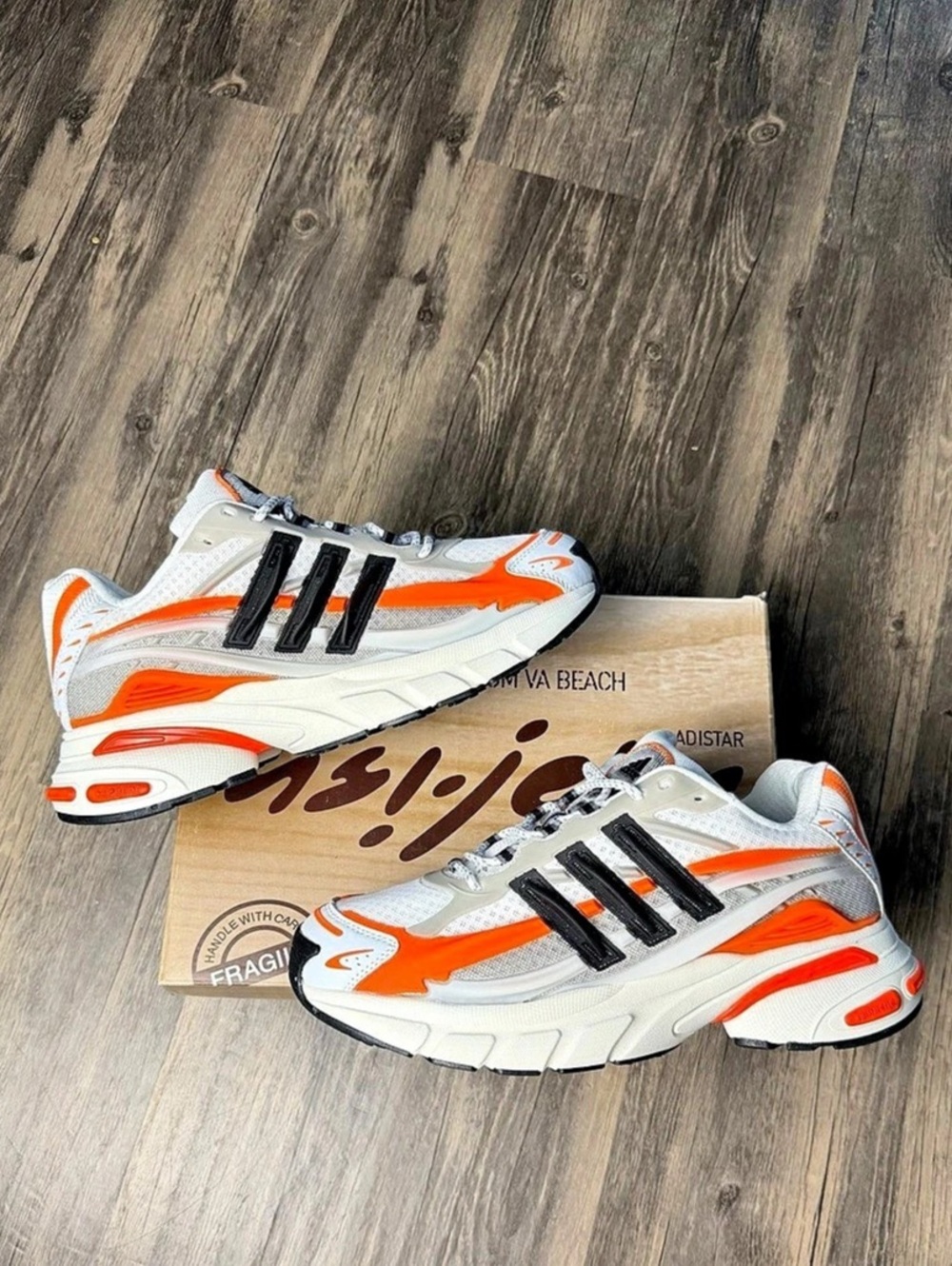 adidas Virginia Jellyfish CL White & Orange Sneakers Brand New with box